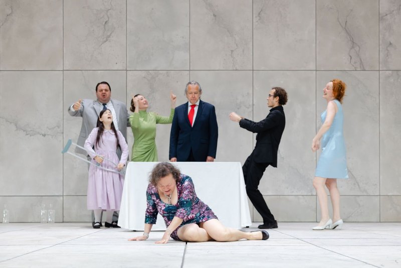 La gatta sul tetto che scotta di Leonardo Lidi al Teatro Vascello foto di L.uigi De Palma
